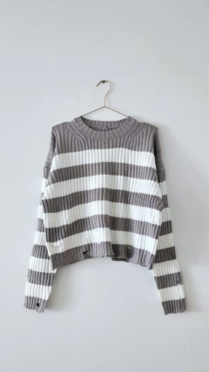 1415 Sweater Rayado c/roturas Importado