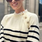 SM11 Sweater Rayado c/Botones y Encaje Cuello